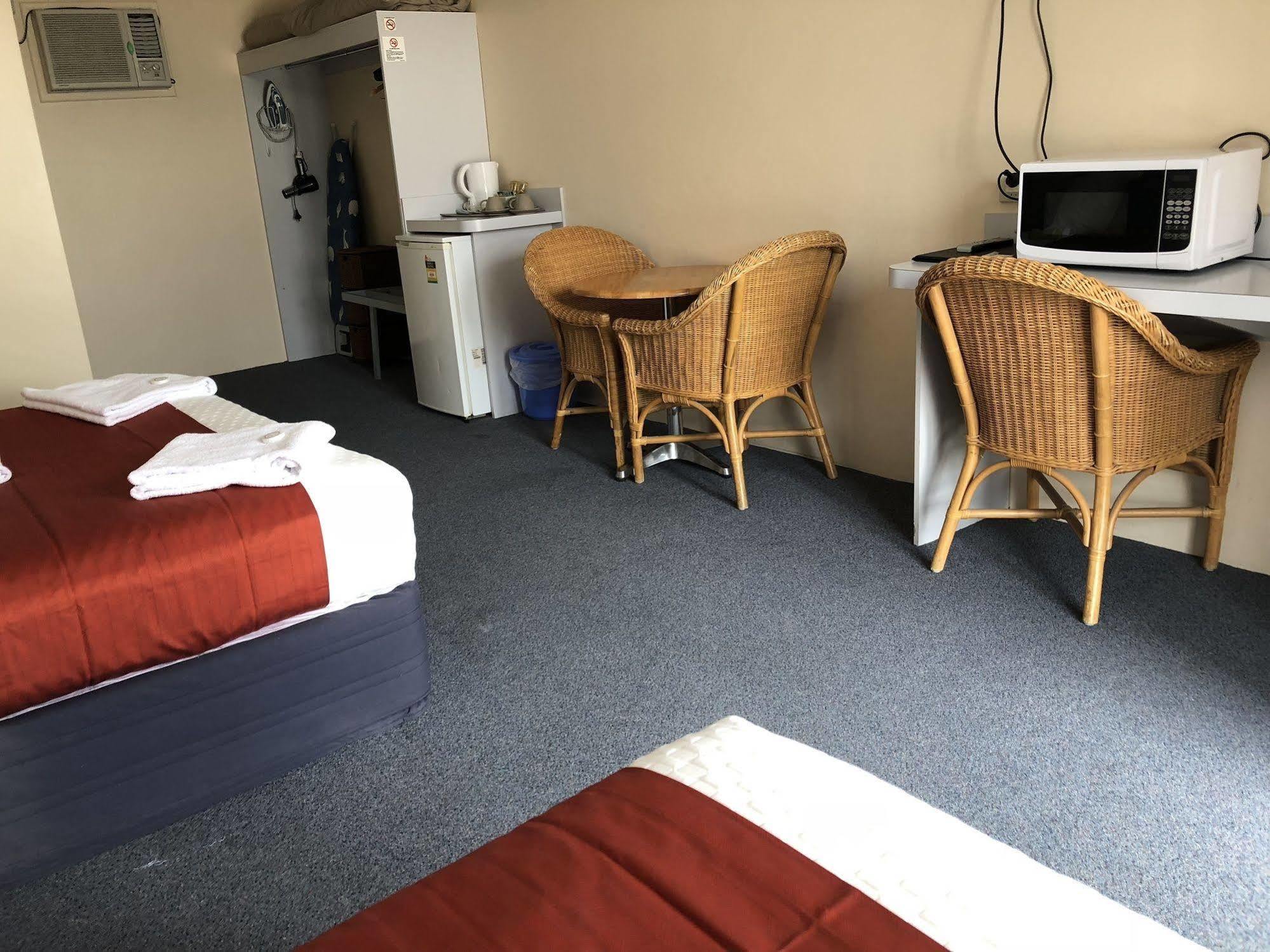وارويك Alexander Motel المظهر الخارجي الصورة